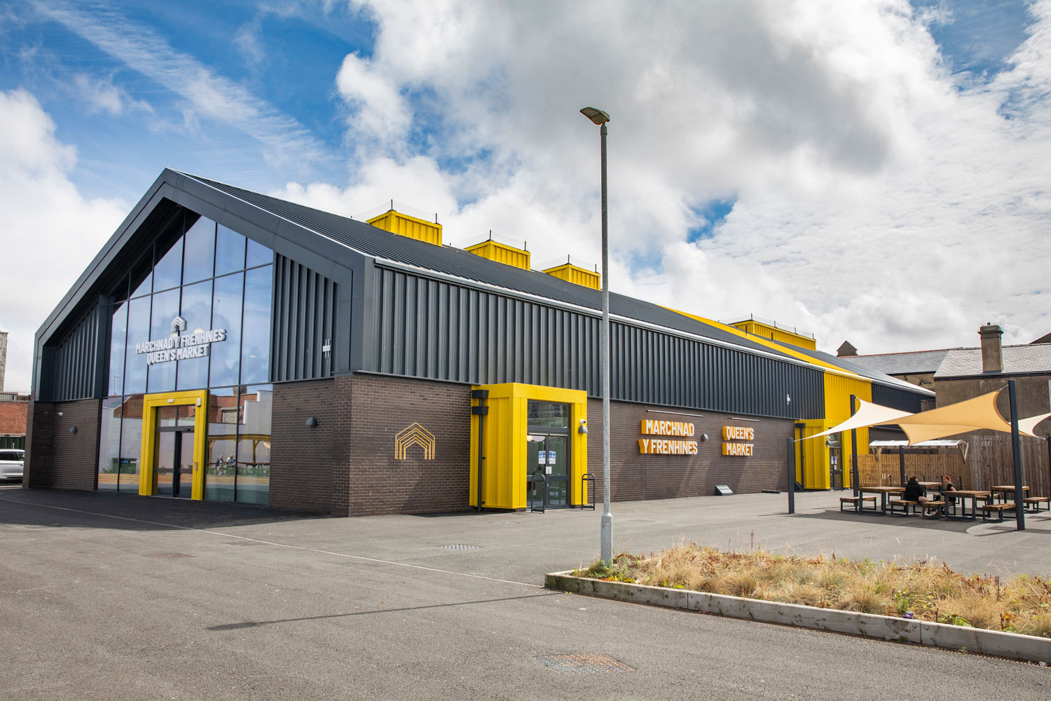 rhyl market curtain wall and automatic door entrance