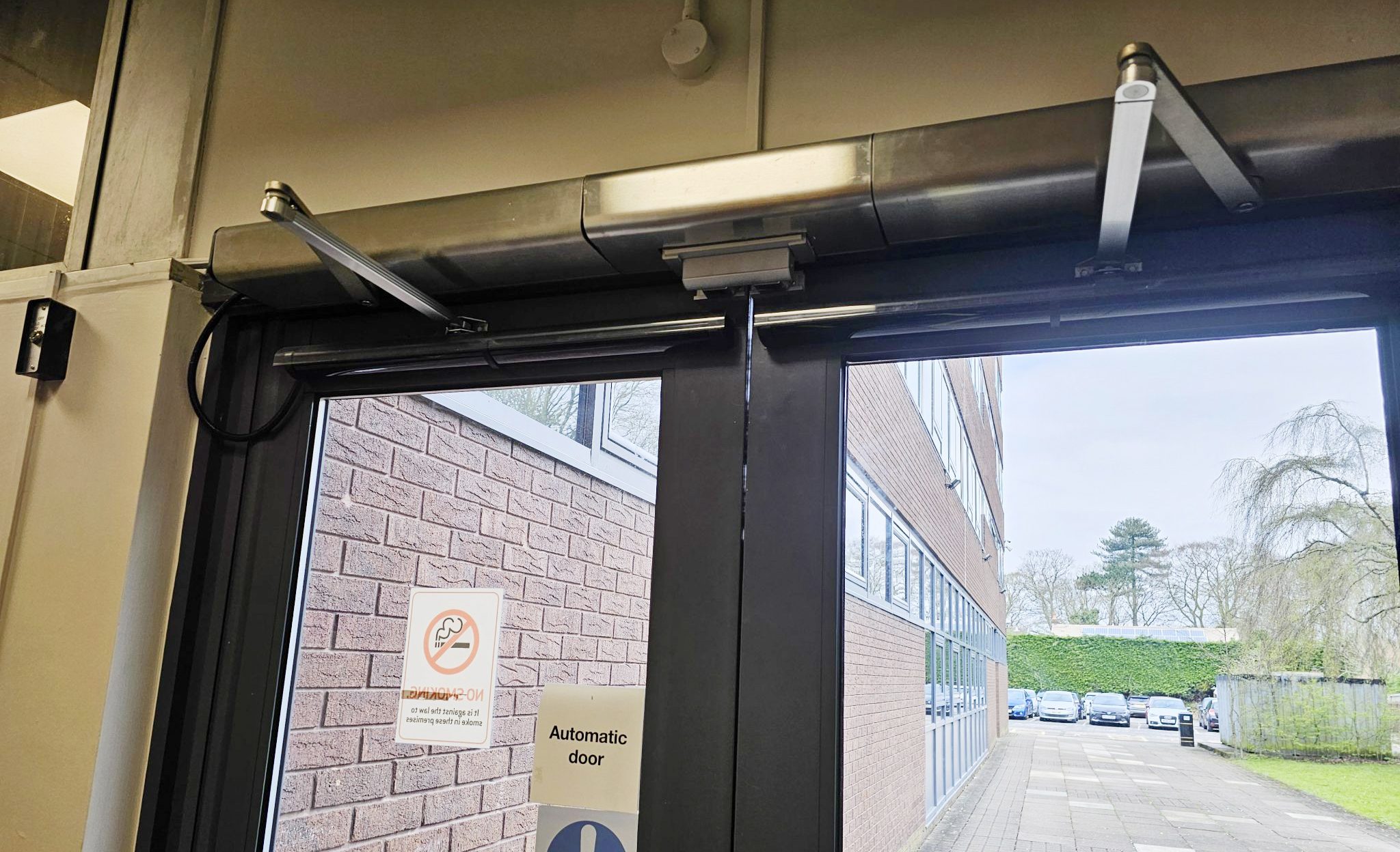 Exploring the Advantages of Automatic Door Sensors