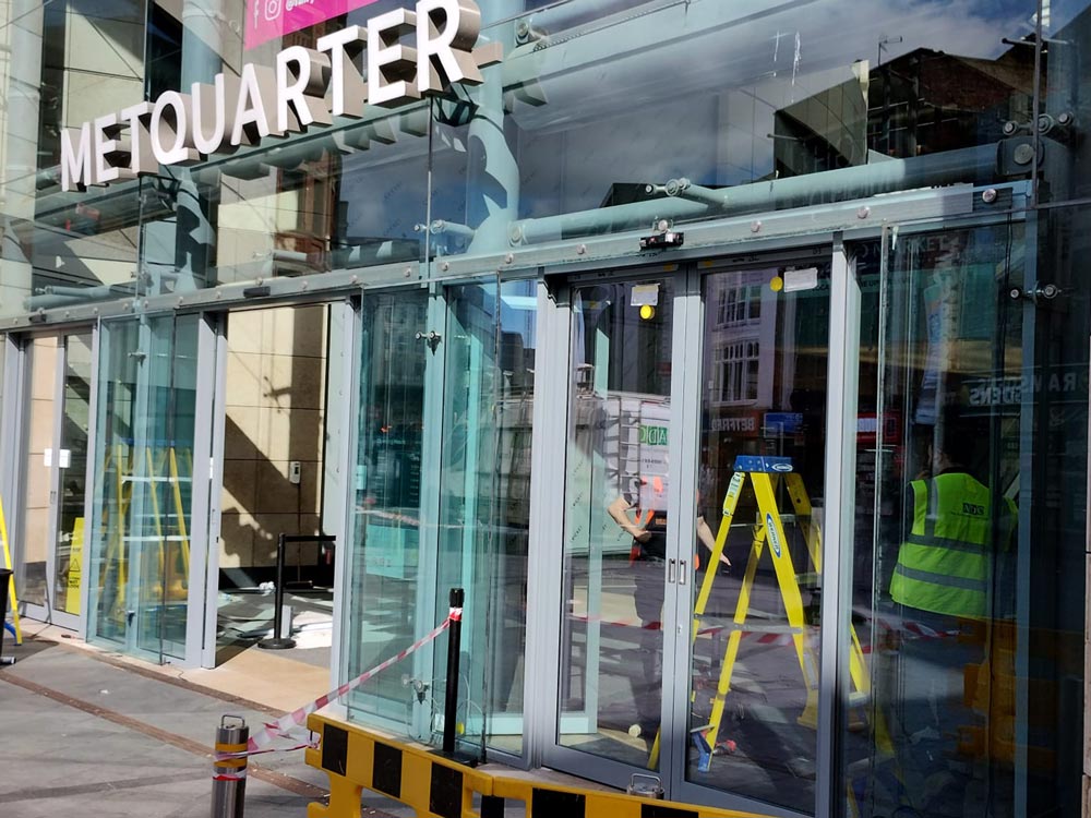 liverpool metquarter new aluminium automatic sliding doors