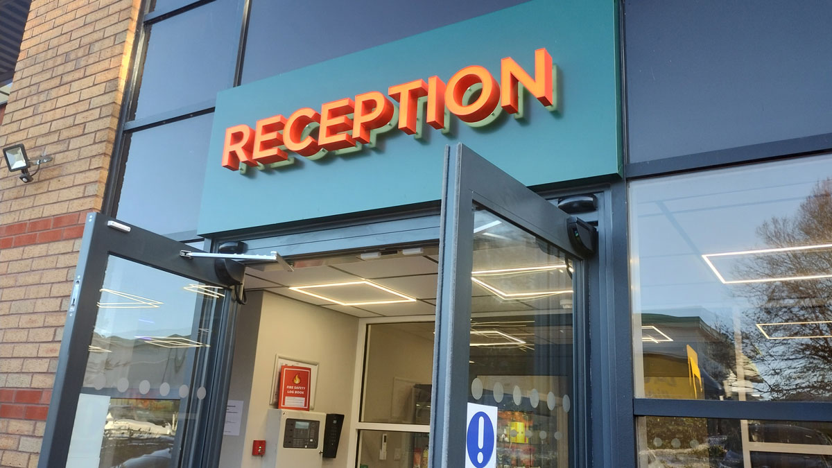 JPL Flavours new automatic door